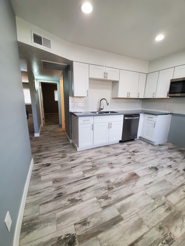 Foto principal - Spacious 2 Bedroom Apartment