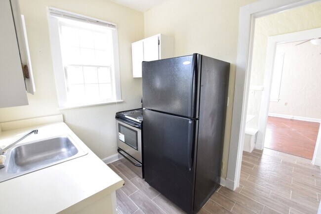 Foto del edificio - 410 E 14th St