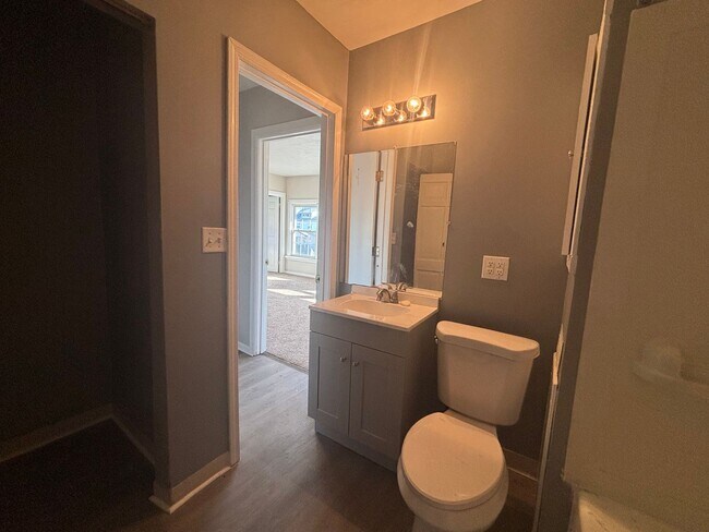 Foto del edificio - 13817 Bartlett Ave