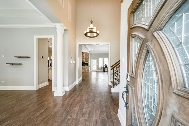 Foto del edificio - 9660 Fairdale Ln