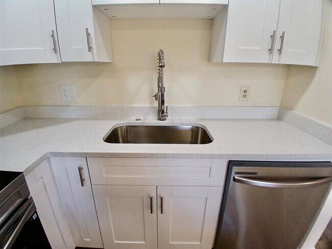 Building Photo - 4131 Oak Terrace Dr