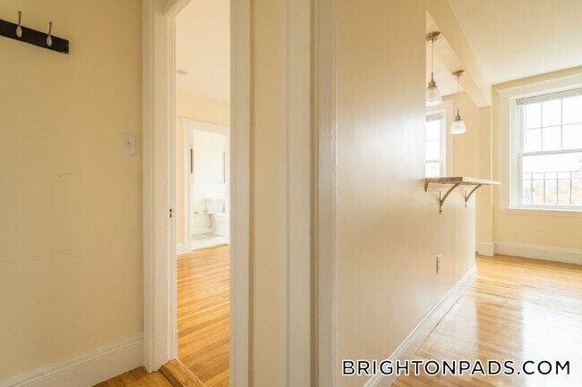 Foto del edificio - 288 Chestnut Hill Ave