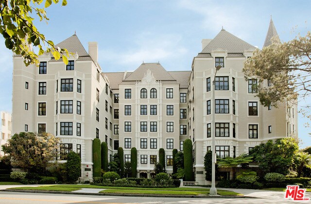 Foto del edificio - 316 N Rossmore Ave