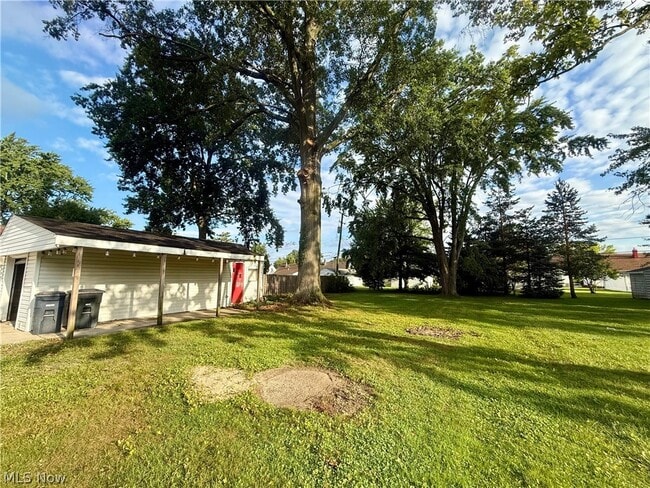 Building Photo - 5363 Summit Rd