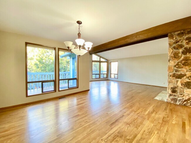 Foto del edificio - Spacious Somerset Home on a Large Flat Lot