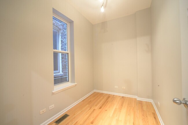 Foto del edificio - 1822 W Huron St