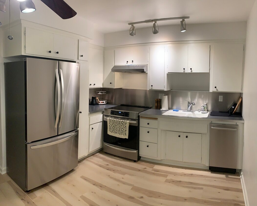 Photo - 800 N Eucalyptus Ave (Inglewood, CA)