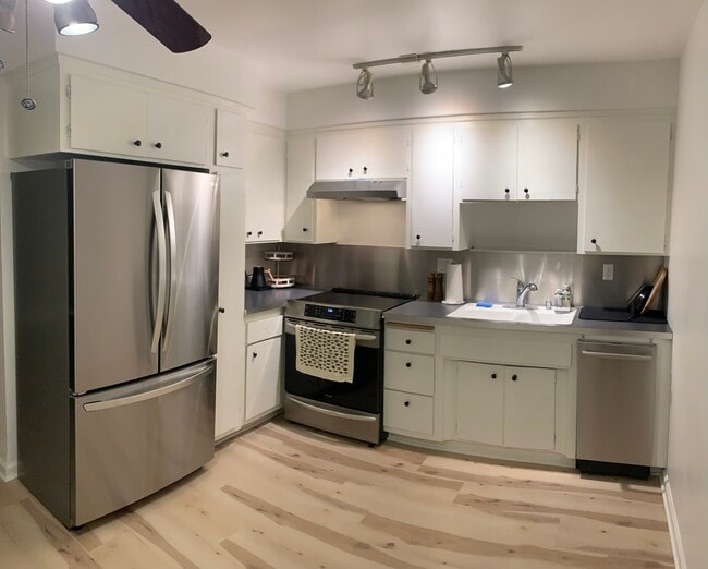 Photo - 800 N Eucalyptus Ave Apartment