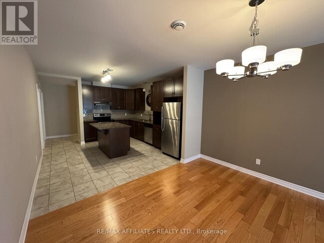 Building Photo - 300 Solstice Cres