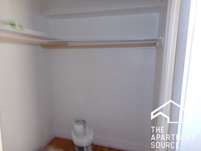 Foto del edificio - 6530 N Lakewood Ave