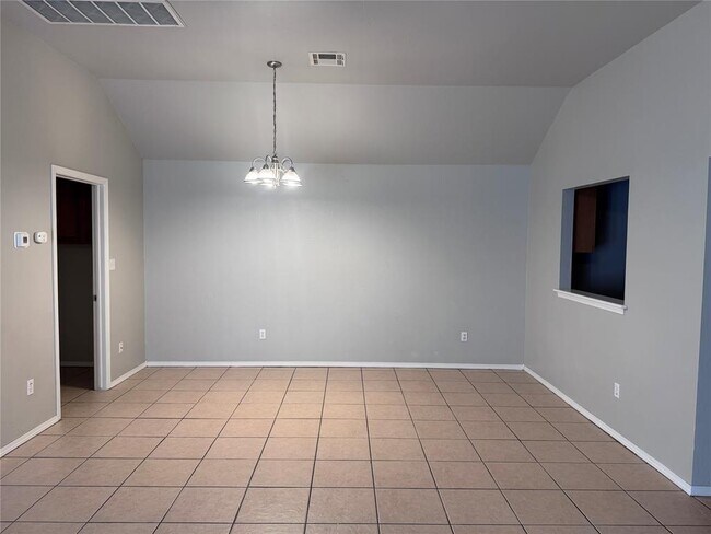 Building Photo - 2515 W Oklahoma Ave