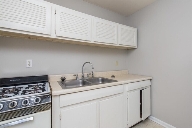 Building Photo - 1132 Kees Rd