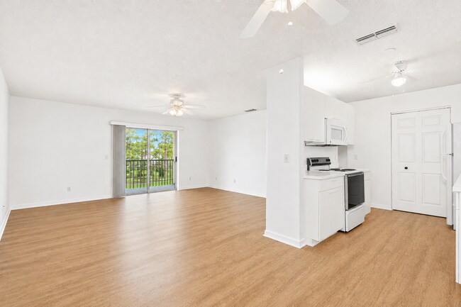 Foto del edificio - 2-bedroom Condo at Indigo Lakes