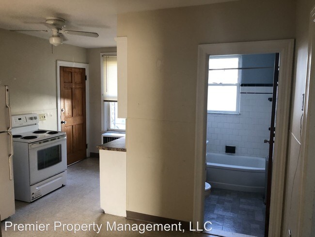 Building Photo - 2 br, 1 bath Apartment - 54 Tucker St