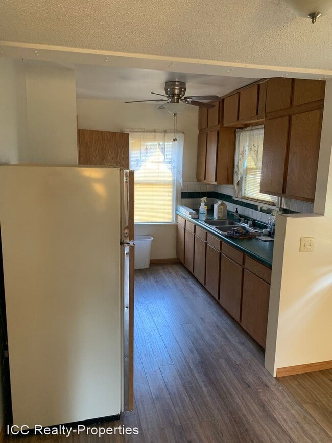 Building Photo - 3 br, 1 bath House - 424 14th Street