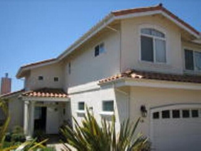 Building Photo - 141 Calabria St