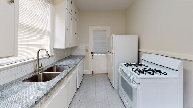 Building Photo - 603 Hubbard Ave