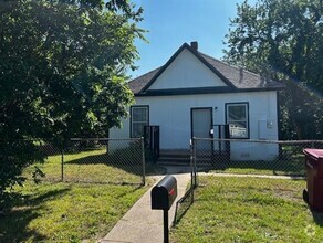 Building Photo - 812 N Maxey St