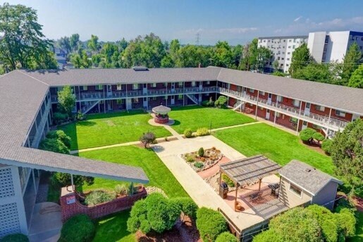 Foto del edificio - 375 S Depew St