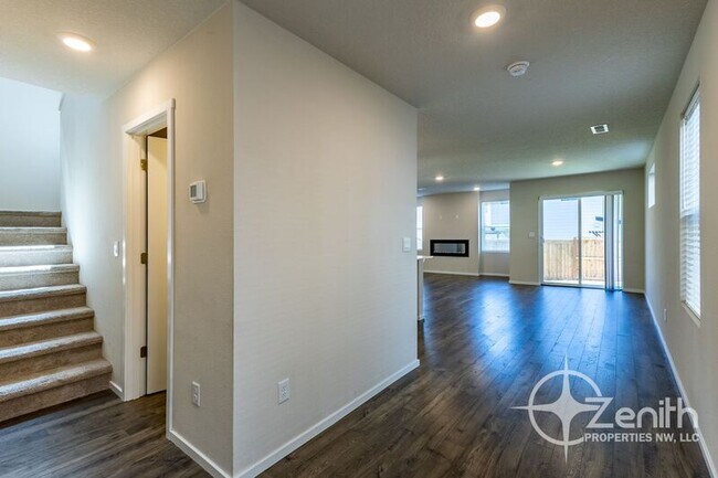 Building Photo - 215 N Layla Pl