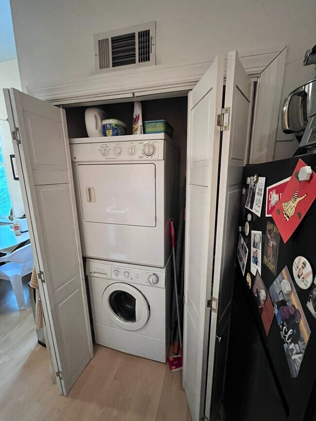 Foto del edificio - 1332 10th St NW