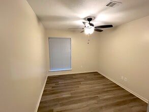 Building Photo - 1635 Ainsdale Dr