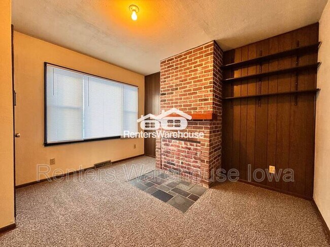Building Photo - 4144 1st St