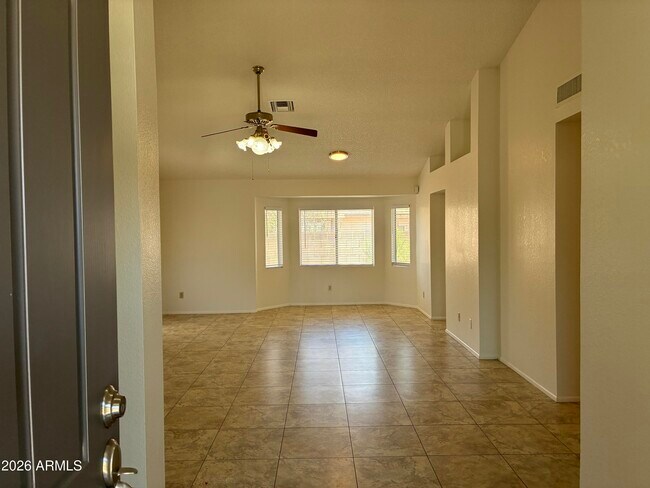 Foto del edificio - 10820 W Wagon Wheel Dr