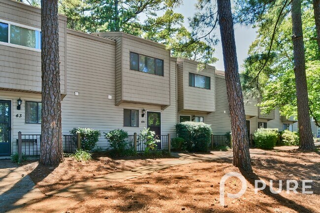 Foto del edificio - 240 Jamil Rd #44, Columbia, SC 29210