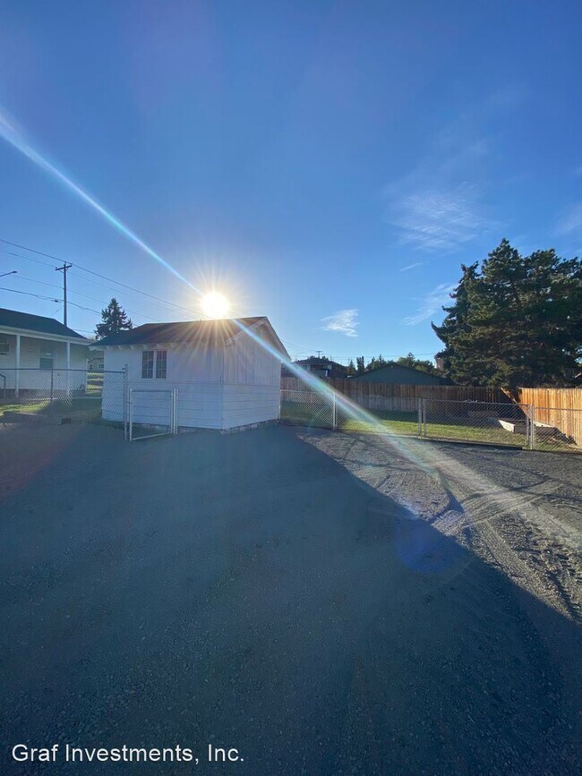Foto del edificio - 2 br, 1 bath House - 1001 W. Fremont Ave