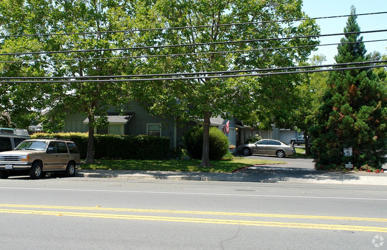 Building Photo - 1225 Broadway