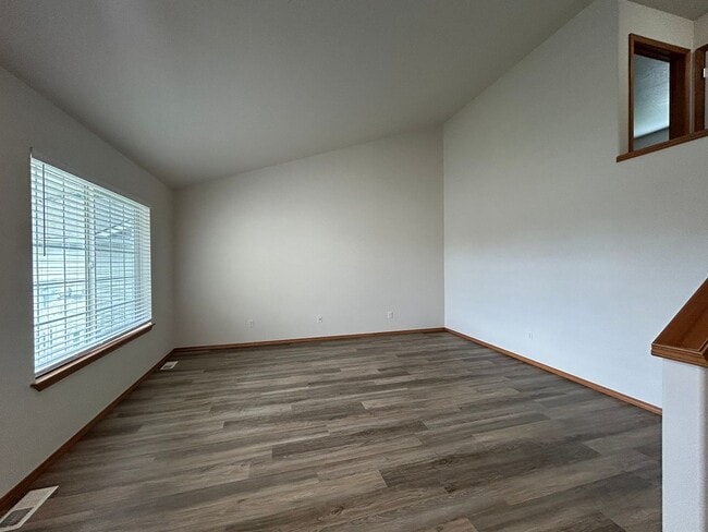 Building Photo - 7815 Deschutes Dr
