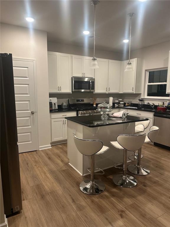 Building Photo - 424 Deven Dr