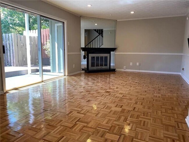 Foto del edificio - 739 Hanover Ln SE
