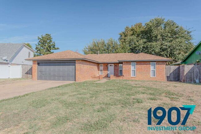 Building Photo - SPECIAL OFFER! Move In Now & Get 50% Off Your First & Second Month's Rent!  Beautifully Updated 3...