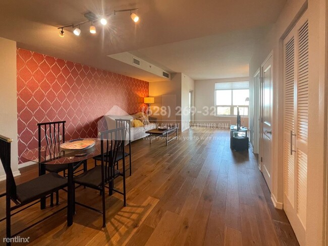 Foto del edificio - 1 br, 1 bath Condo - 1375 Lick Avenue Unit...