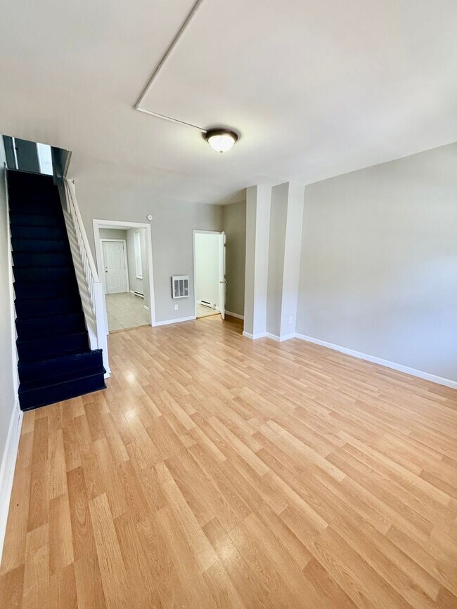 Photo - Live in Grays Ferry! House