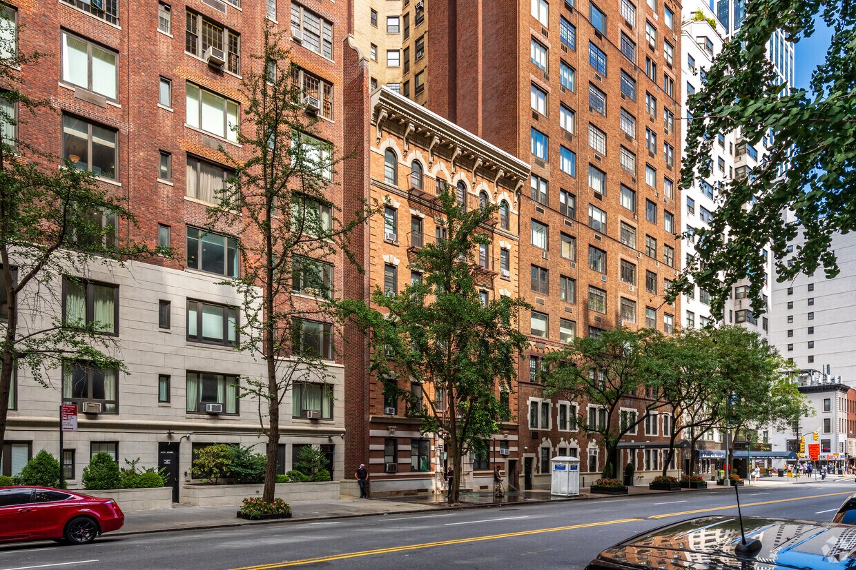 Primary Photo - 339 E 57TH St