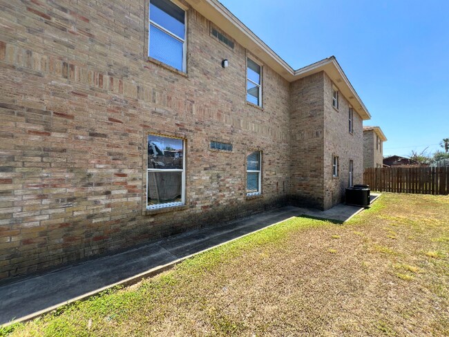 Foto del edificio - 3008 E Stewart St