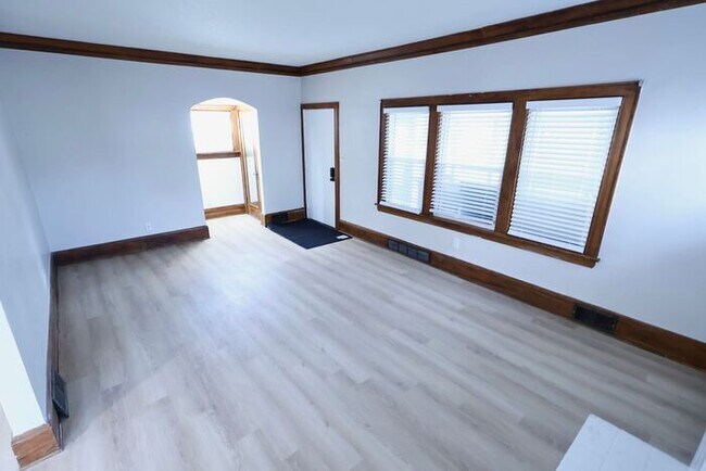 Foto del edificio - 295 Noble Ave