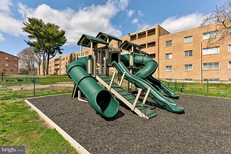 Foto principal - 6451 Oxford Ave