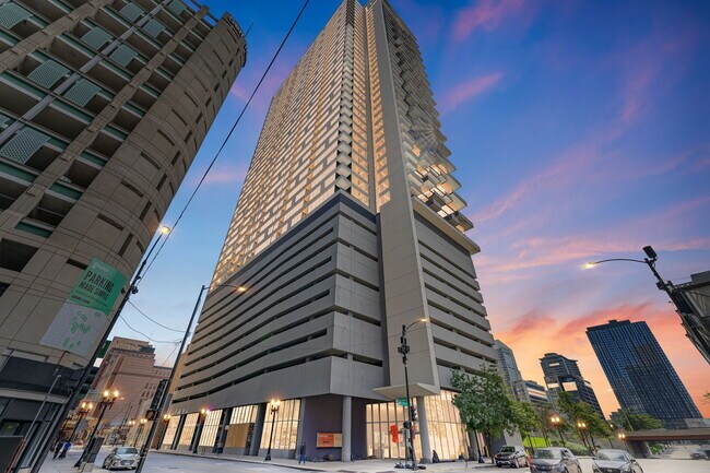 Foto del edificio - 235 W Van Buren St