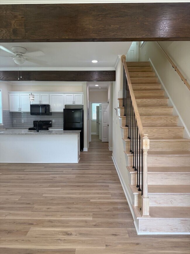 Foto del edificio - 721 Black Creek Rd S