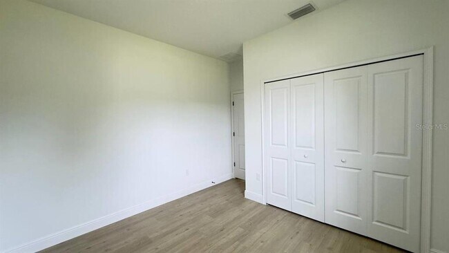 Foto del edificio - 7914 N Omega Way