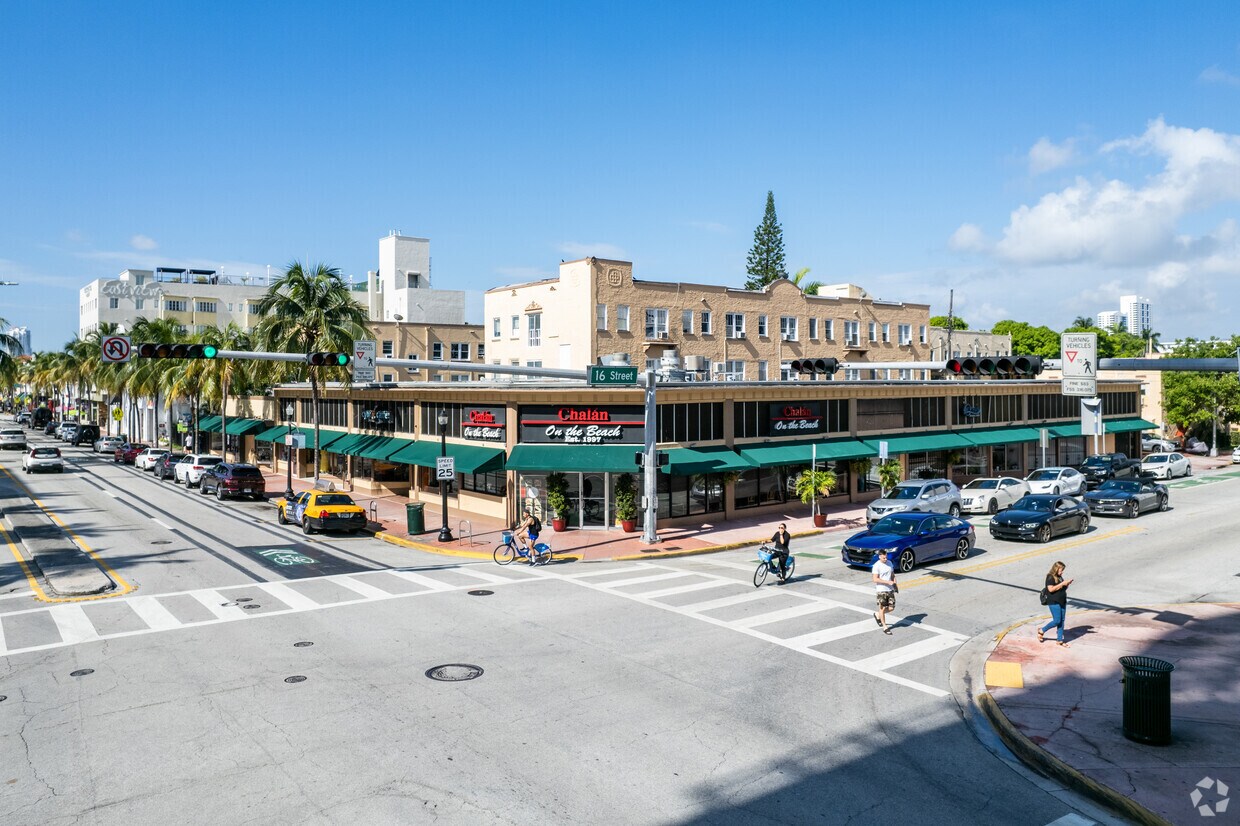 Primary Photo - 1568 Washington Ave
