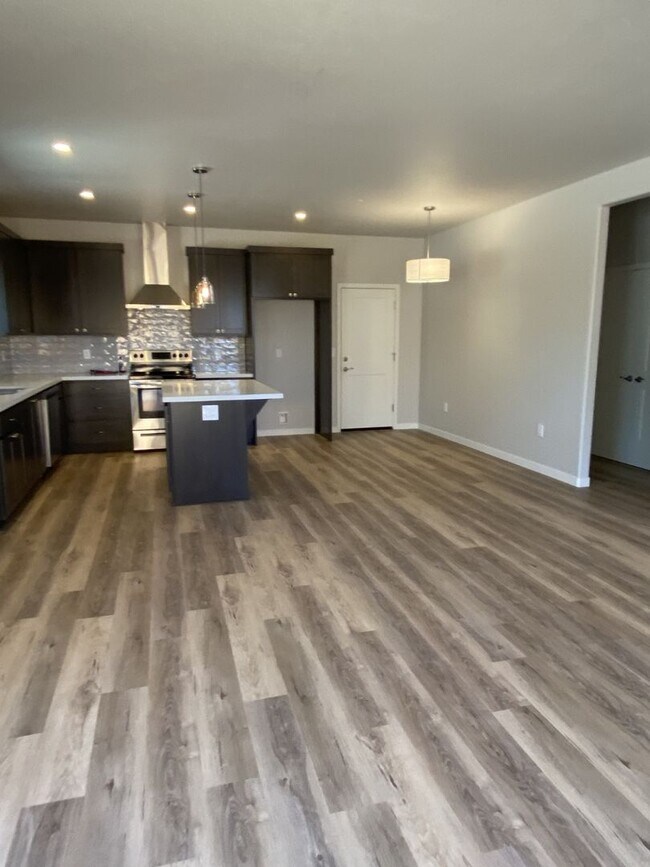 Foto del edificio - 246 Silver Bend Way