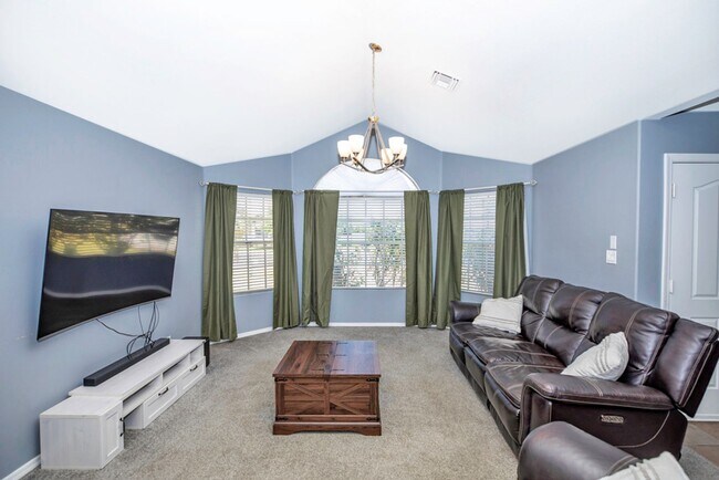 Foto del edificio - Pool home for rent