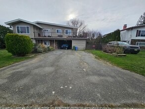 Building Photo - 46084 Clare Ave