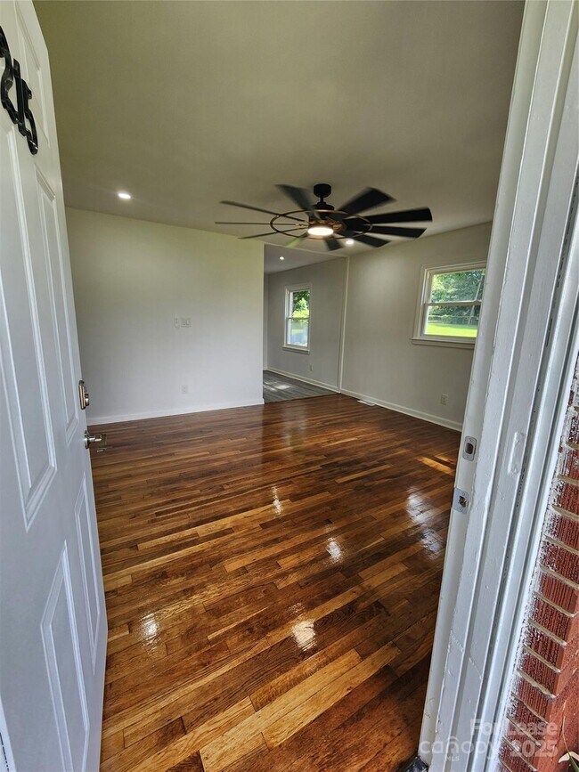 Building Photo - 215 Mattoon St