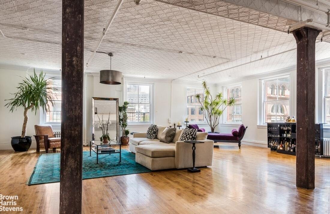 Primary Photo - LIVE LARGE IN PRIME TRIBECA